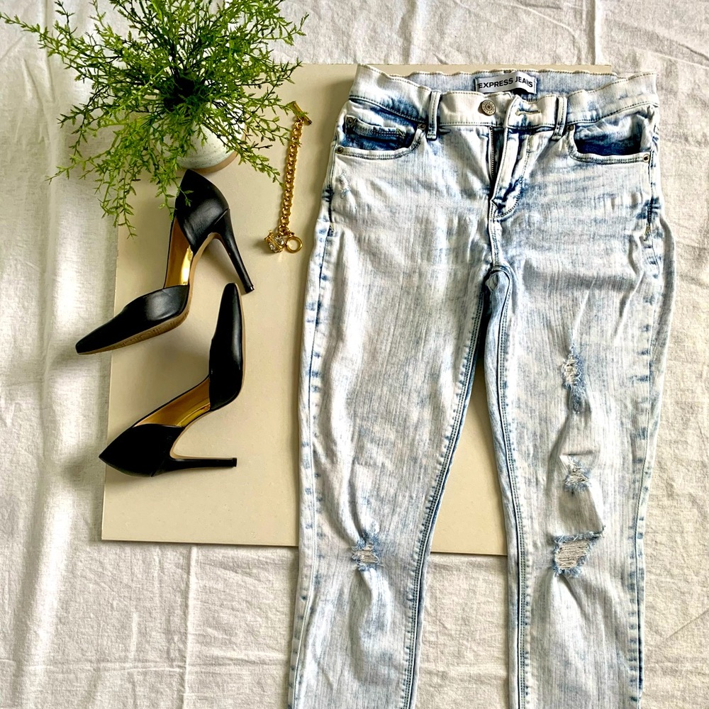 Express White Washed Mia Mid Rise Legging Jeans